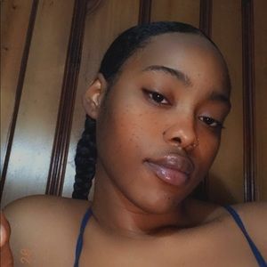 Meet your Posher, Nadia